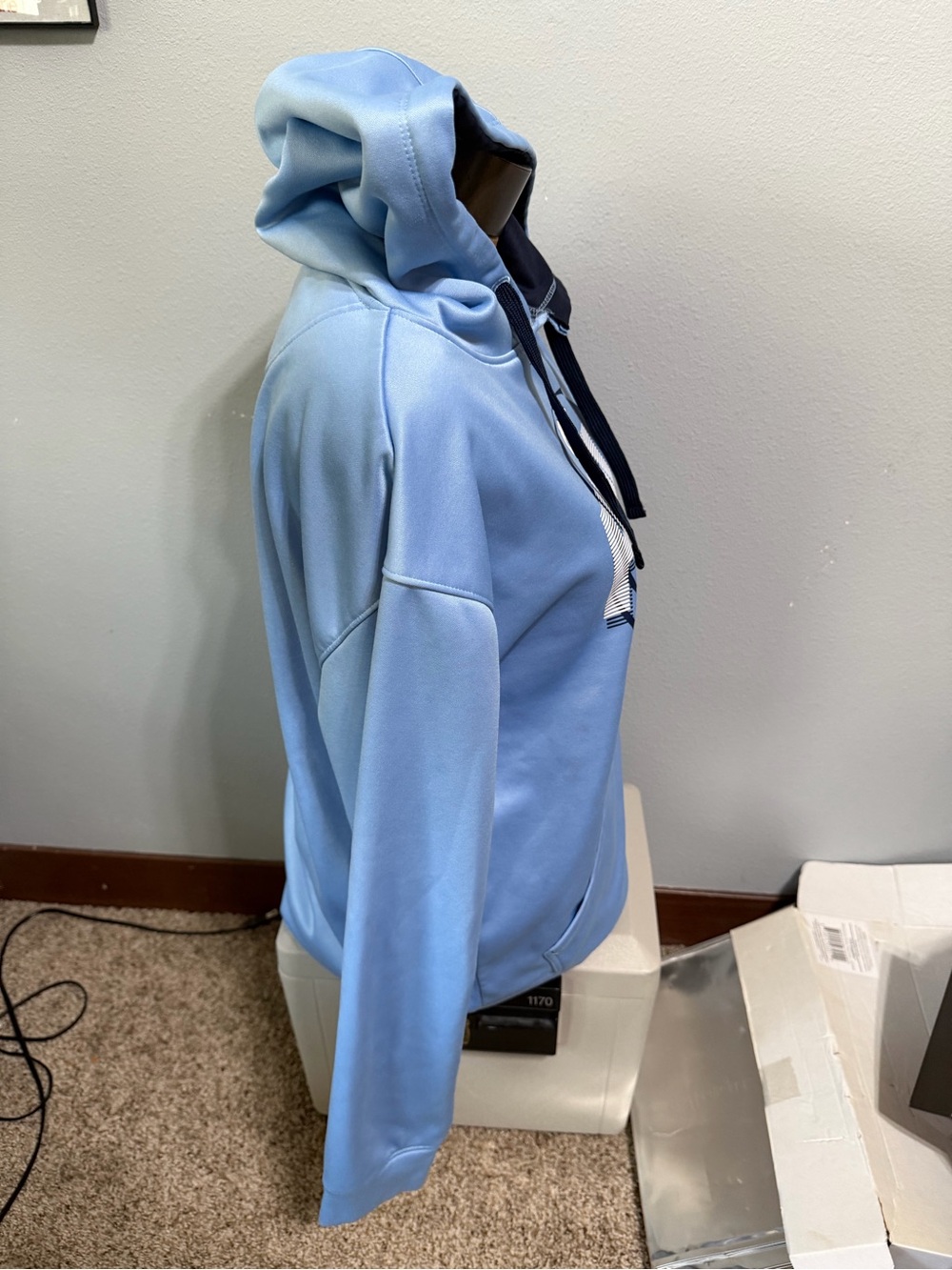 Majestic Section 101 UNC Tar Heels Light Blue Basketball Hoodie - Picture 4 of 5